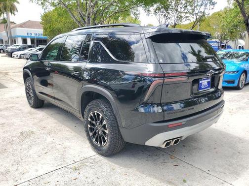 Mosaic Black Metallic 2025 Chevrolet Traverse AWD Z71