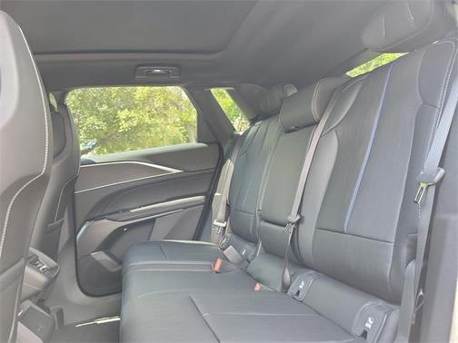 2025 Cadillac LYRIQ Luxury