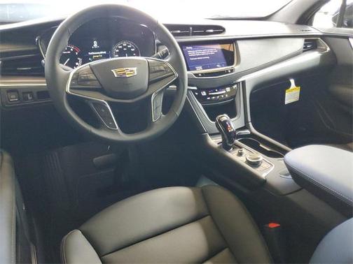 2025 Cadillac XT5 Luxury