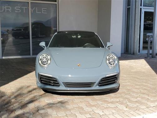 2017 Porsche 911 Carrera 4S