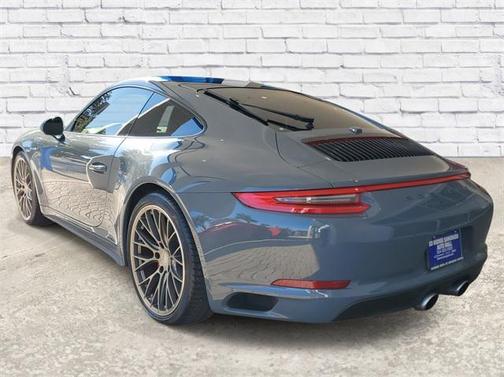 2017 Porsche 911 Carrera 4S