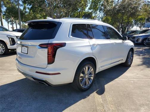 2023 Cadillac XT6 Premium Luxury FWD