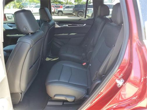 2025 Cadillac XT6 Premium Luxury FWD