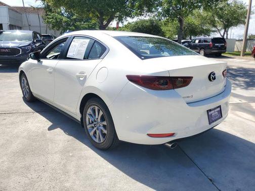 Snowflake White Pearl Mica 2021 Mazda Mazda3 FWD