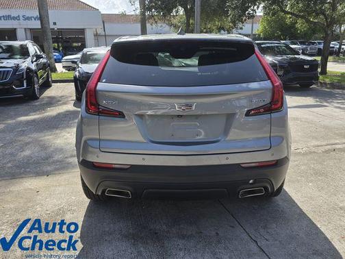 Argent Silver Metallic 2023 Cadillac XT4 Luxury