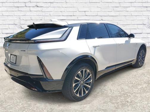 2024 Cadillac LYRIQ Sport