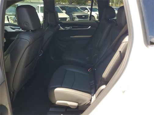 2025 Cadillac XT6 Premium Luxury FWD