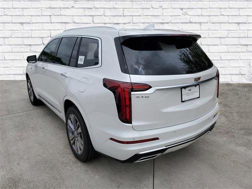2025 Cadillac XT6 Premium Luxury FWD