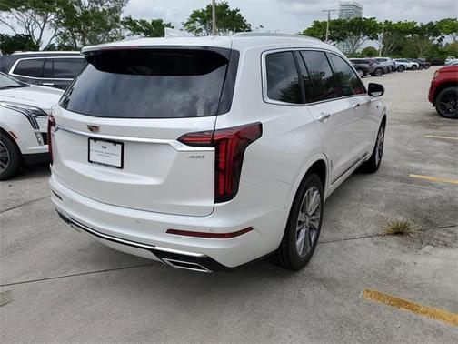 2025 Cadillac XT6 Premium Luxury FWD