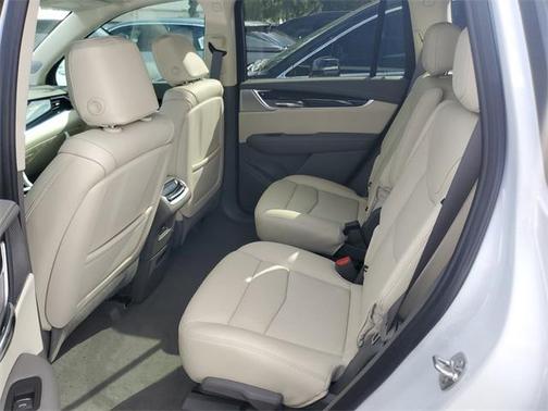 2025 Cadillac XT6 Premium Luxury FWD