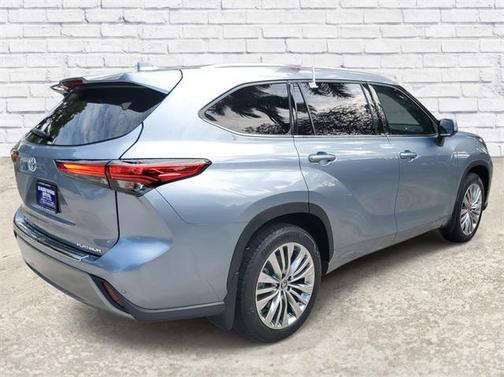 2023 Toyota Highlander Platinum