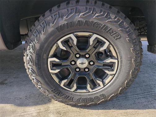 2025 Chevrolet Silverado 1500 ZR2