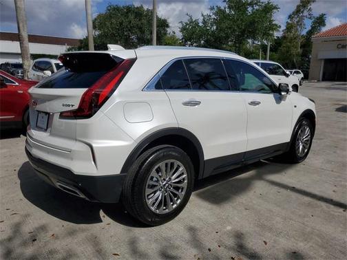 2025 Cadillac XT4 Premium Luxury