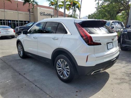 2025 Cadillac XT4 Premium Luxury