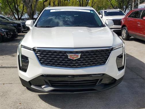 2025 Cadillac XT4 Premium Luxury