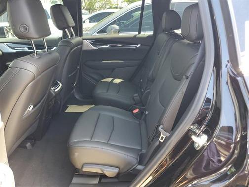 2025 Cadillac XT6 Premium Luxury FWD