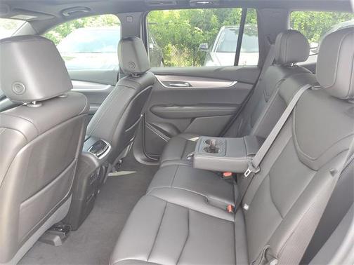 2025 Cadillac XT6 Luxury FWD