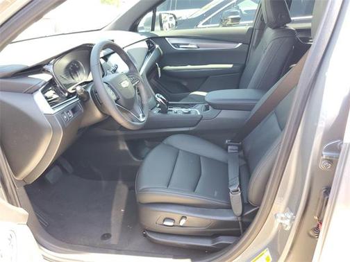 2025 Cadillac XT6 Luxury FWD
