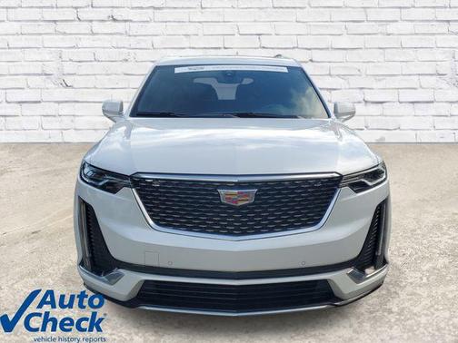 Crystal White Tricoat 2024 Cadillac XT6 Luxury FWD