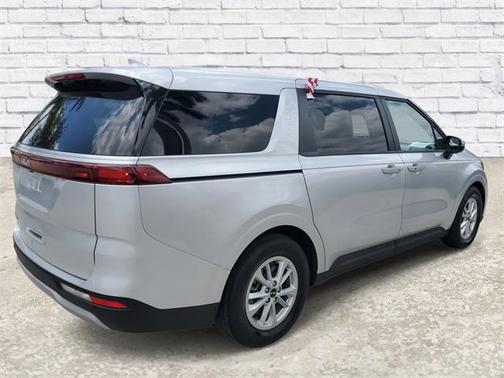 2022 Kia Carnival LXS