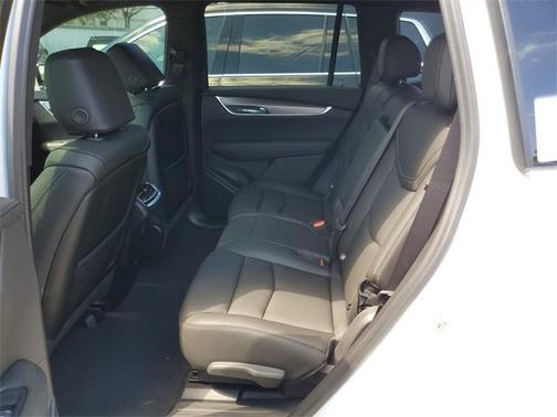 2025 Cadillac XT6 Luxury FWD