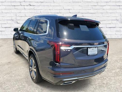 2025 Cadillac XT6 Premium Luxury FWD