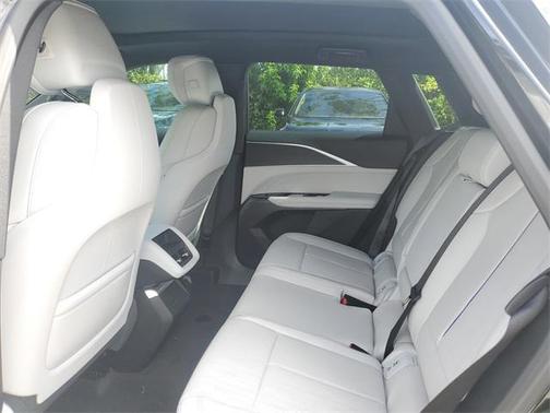 2025 Cadillac LYRIQ Luxury