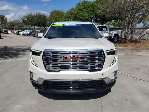 2025 GMC Acadia Denali