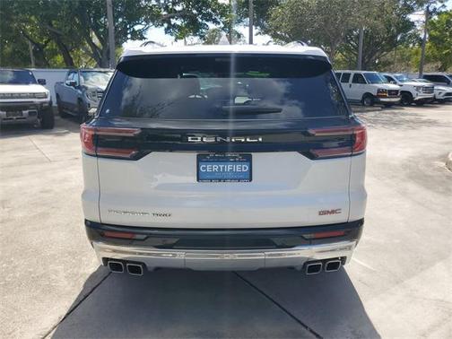 2025 GMC Acadia Denali