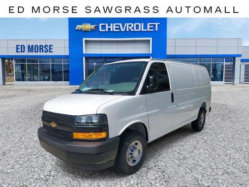 Summit White 2026 Chevrolet Express 2500 Work Van