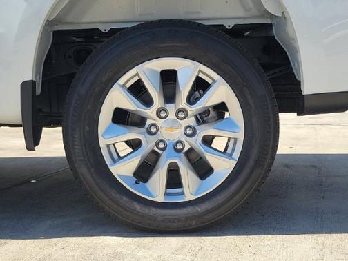Summit White 2026 Chevrolet Silverado 1500 Custom