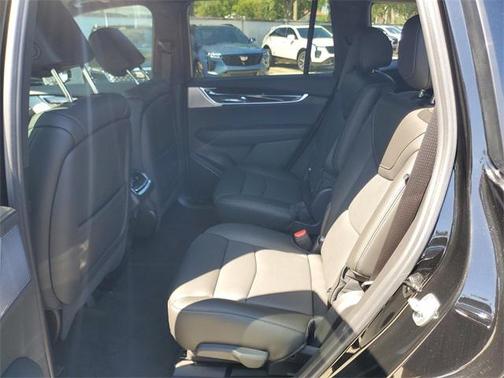 2025 Cadillac XT6 Premium Luxury FWD
