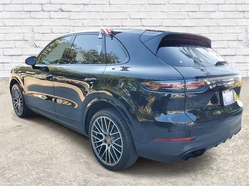 2023 Porsche Cayenne Platinum Edition