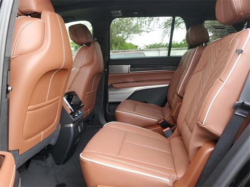 2026 Cadillac VISTIQ Platinum
