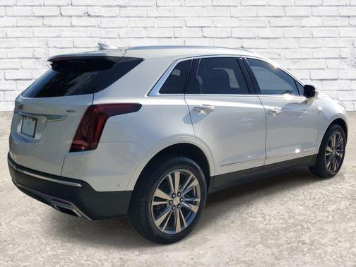 Crystal White Tricoat 2024 Cadillac XT5 Premium Luxury
