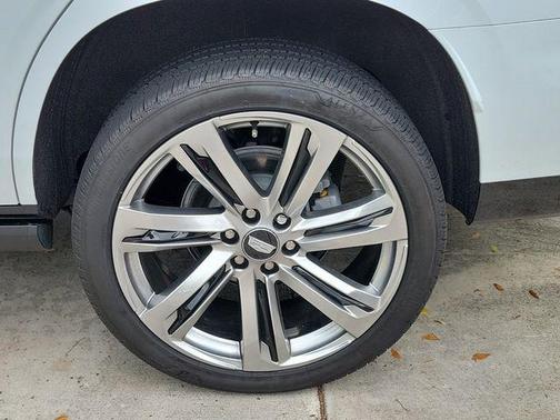 Vibrant White Tricoat 2026 Cadillac Escalade Sport Platinum