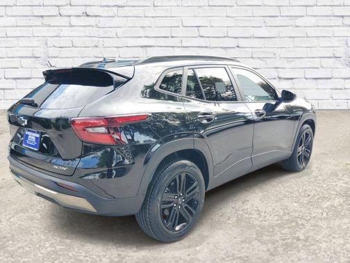 Mosaic Black Metallic 2024 Chevrolet Trax FWD ACTIV