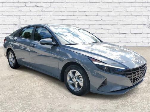 2023 Hyundai ELANTRA SE