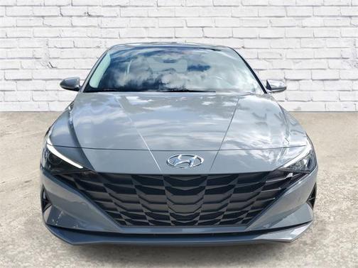 2023 Hyundai ELANTRA SE