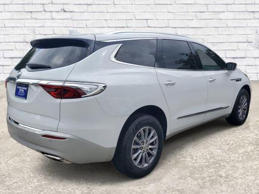 2024 Buick Enclave Essence FWD