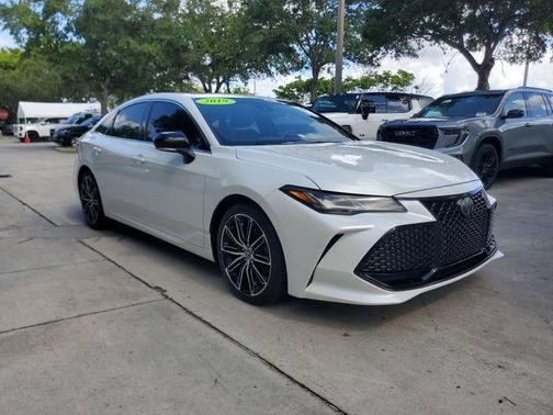 Wind Chill Pearl 2019 Toyota Avalon Touring