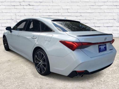 Wind Chill Pearl 2019 Toyota Avalon Touring