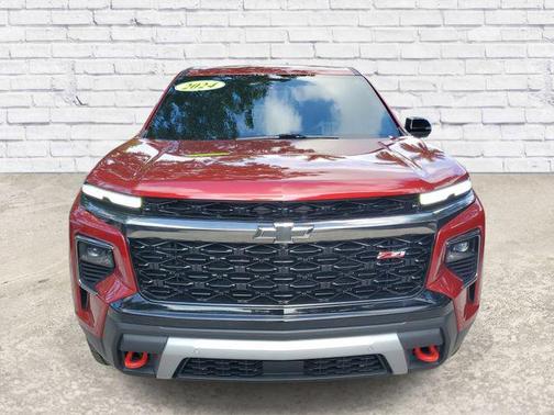 Radiant Red Tintcoat 2024 Chevrolet Traverse AWD Z71