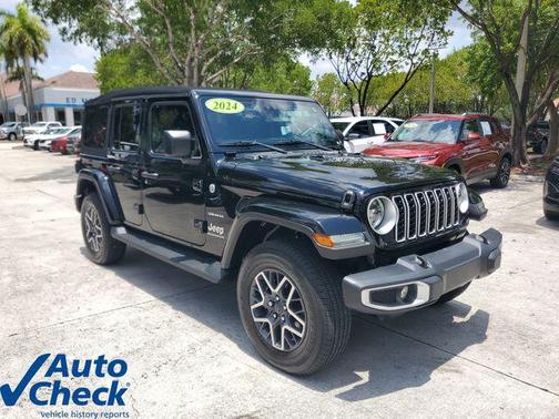 Black Clearcoat 2024 Jeep Wrangler 4-Door Sahara 4x4