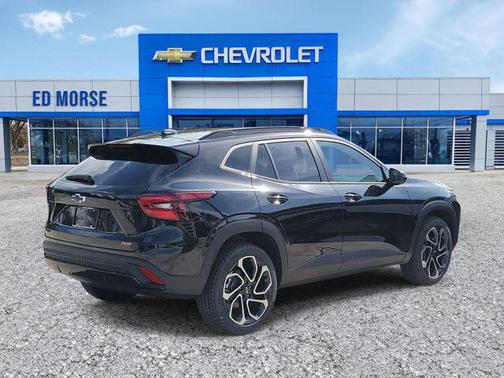 Mosaic Black Metallic 2026 Chevrolet Trax FWD 2RS