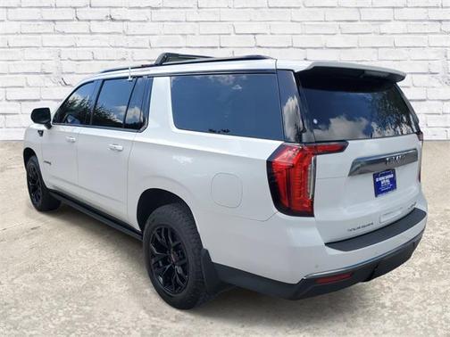 2022 GMC Yukon XL 4WD AT4