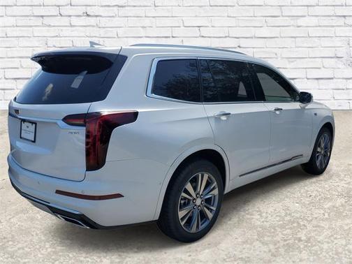 2025 Cadillac XT6 Premium Luxury FWD