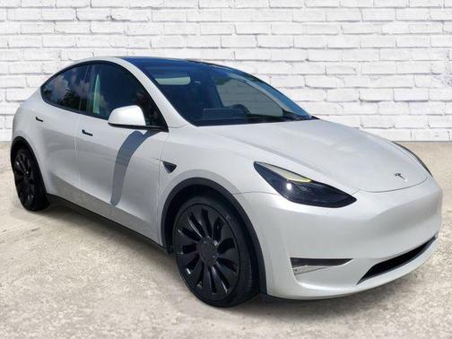 Pearl White Multi-Coat 2023 Tesla Model Y Performance Dual Motor All-Wheel Drive