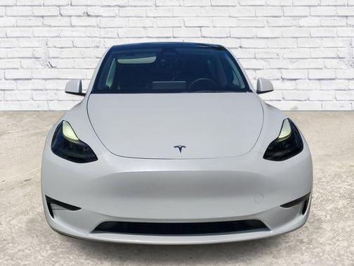Pearl White Multi-Coat 2023 Tesla Model Y Performance Dual Motor All-Wheel Drive