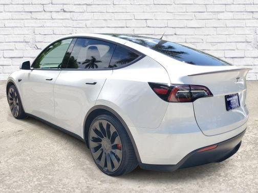 Pearl White Multi-Coat 2023 Tesla Model Y Performance Dual Motor All-Wheel Drive
